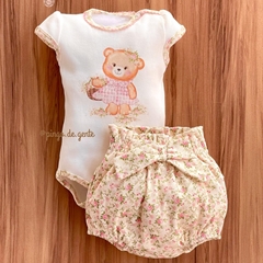 Conjunto Body Bordado e Tapa Fralda Floral Ursinha Melissa