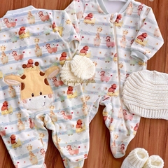 Macacão Plush com Zíper Bordado Bumbum Girafinha Bally